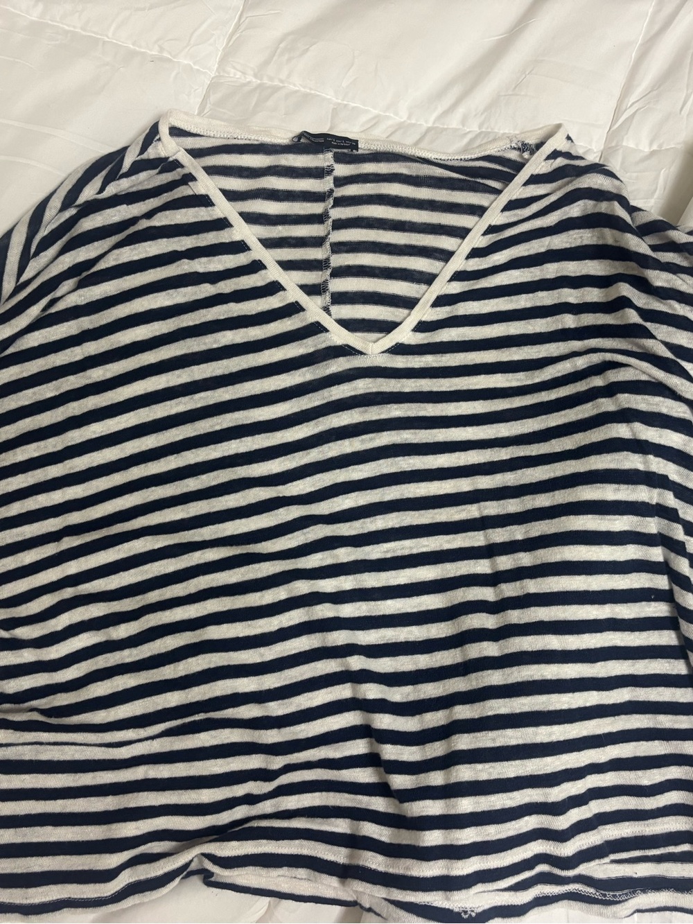 ZARA V-Neck Knit Top in Navy and White L